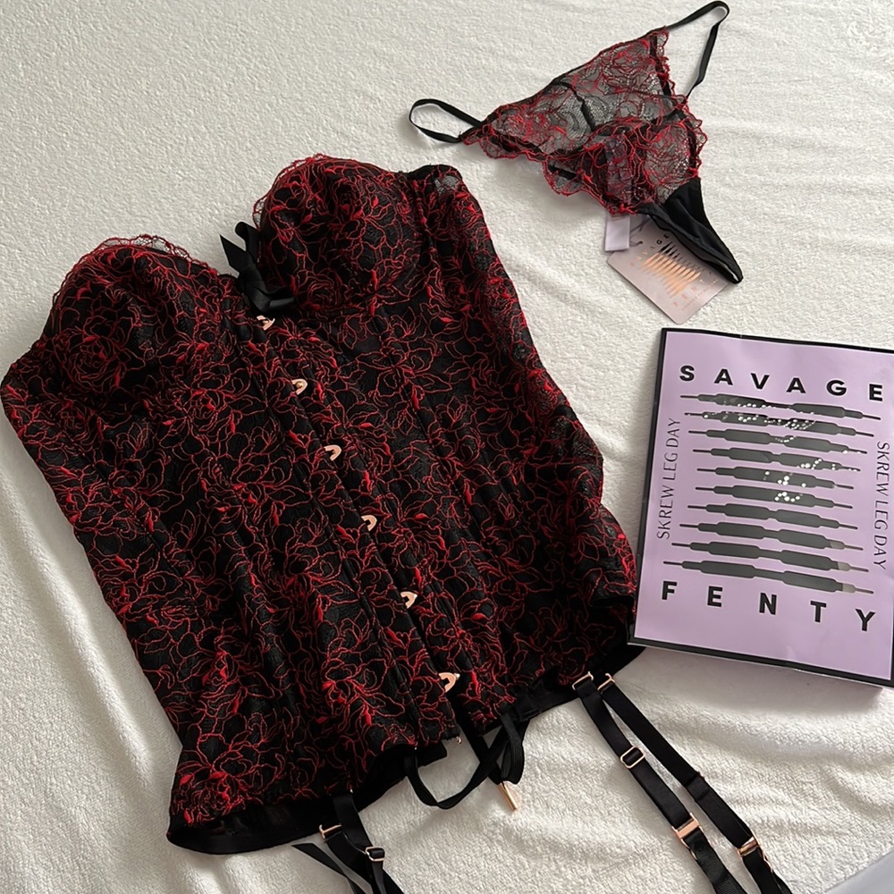 SAVAGE FENTY LINGERIE SET BY RIHANNA